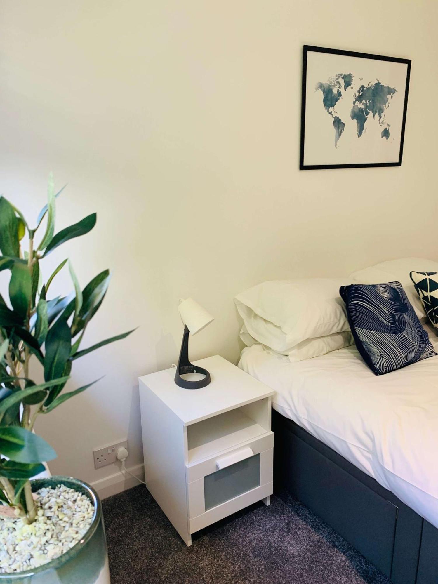 Spacious House, Free Parking & Patio Garden Farnham  Exteriér fotografie