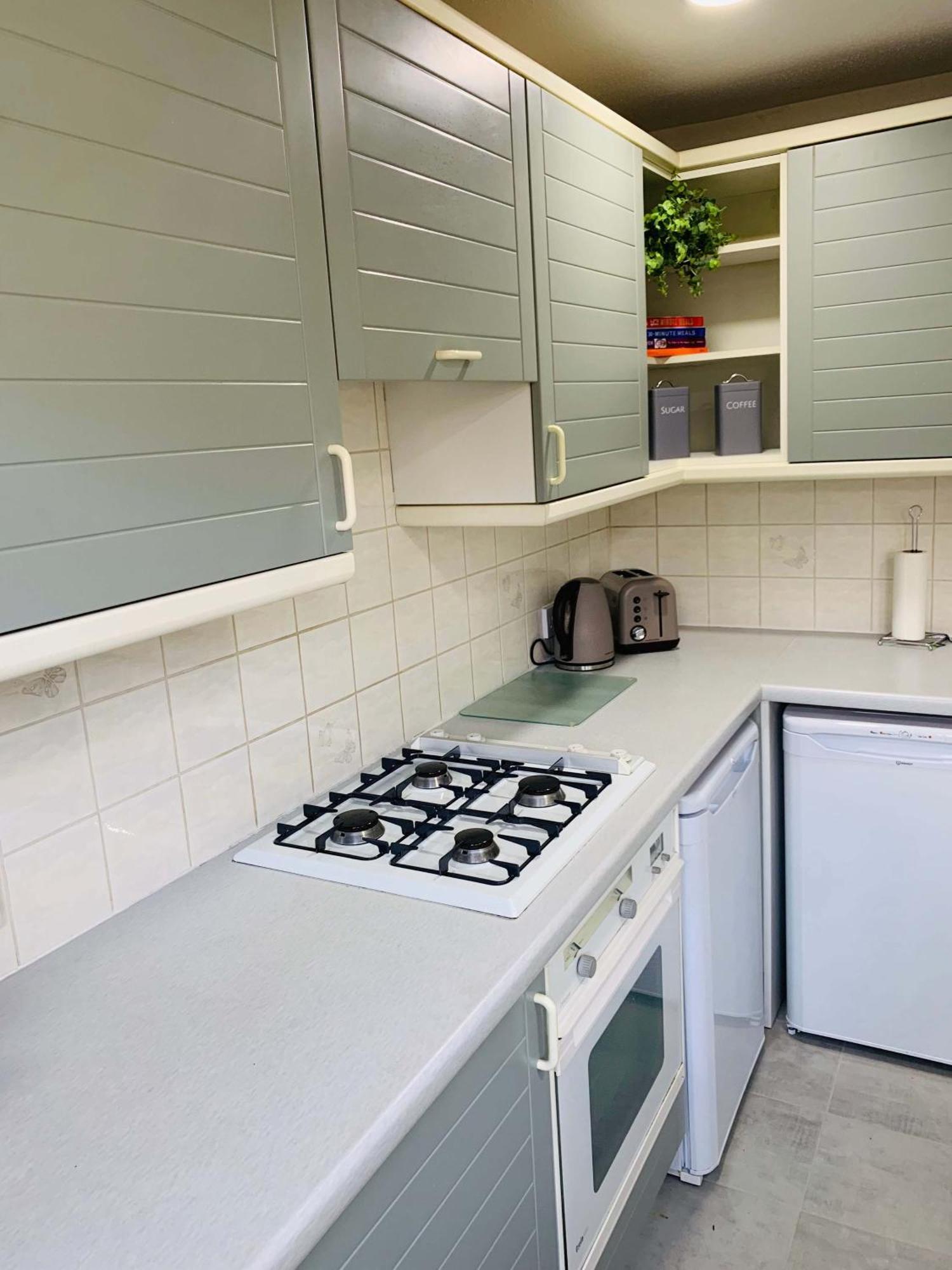 Spacious House, Free Parking & Patio Garden Farnham  Exteriér fotografie
